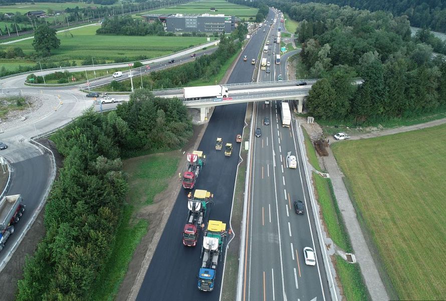 Sanierung Fahrbahn